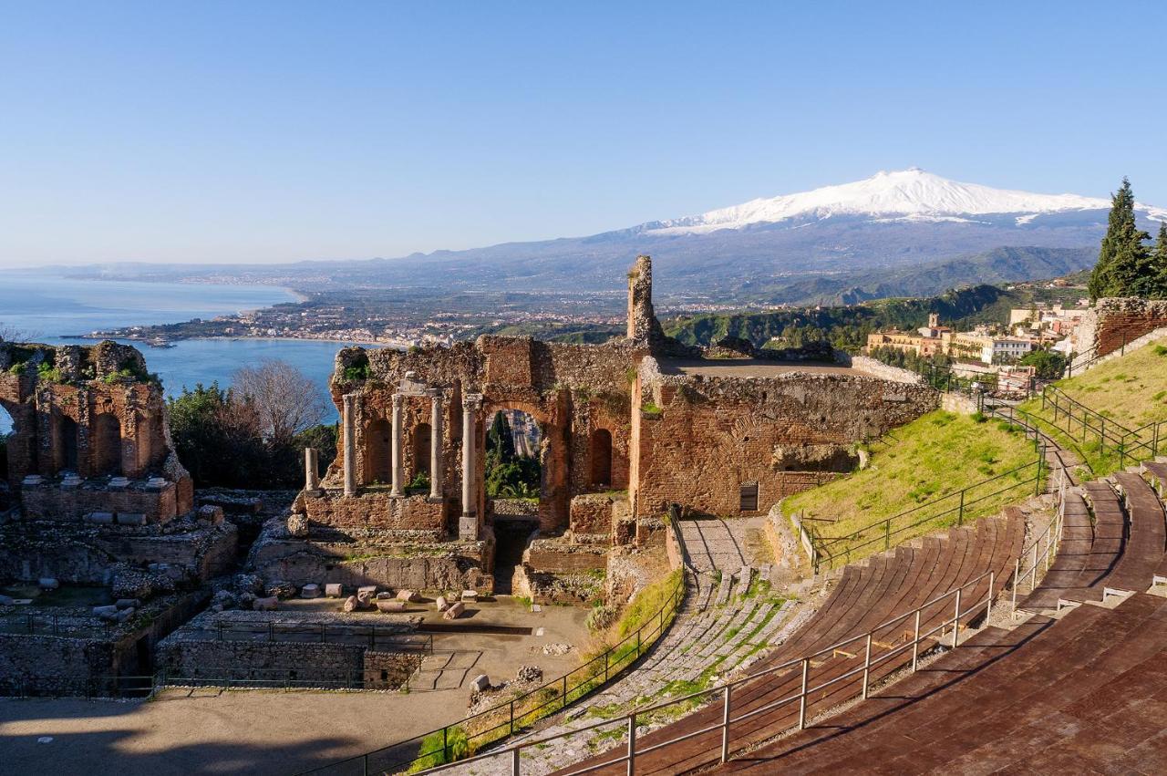 Villetta Mari E Amuri Giardini Naxos Eksteriør billede